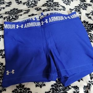 Under Armour short